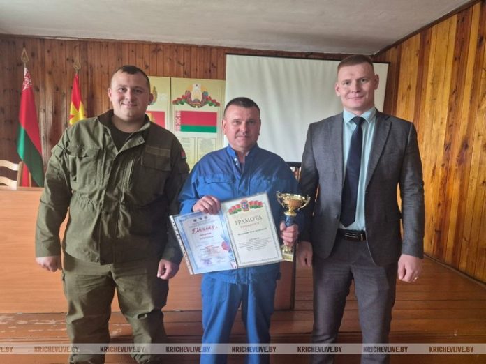 Водитель Кричевского «Коммунальника» стал серебряным призером областного конкурса
